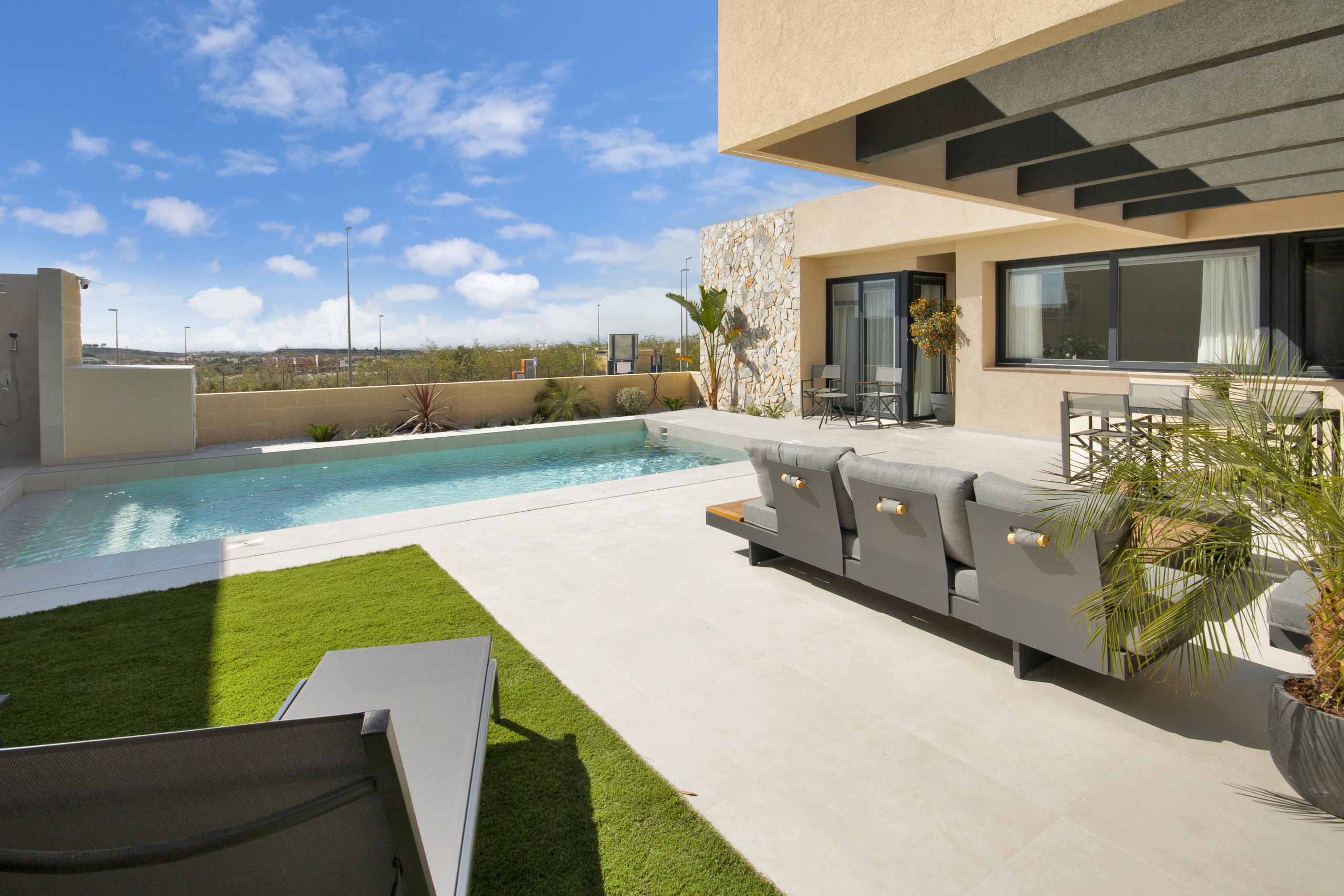aLTAONA SHOWHOUSE BY HELMUT POTZL DAMIDI HOMES (16)