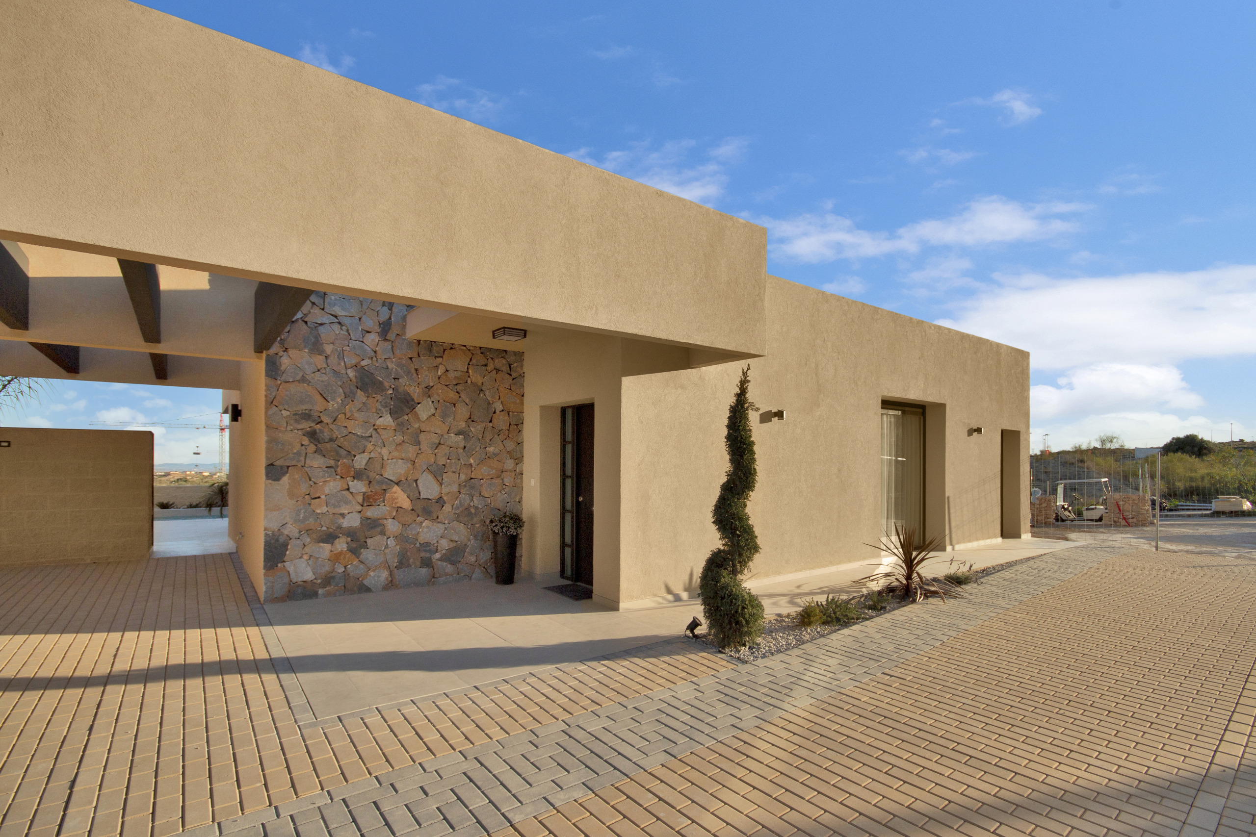 aLTAONA SHOWHOUSE BY HELMUT POTZL DAMIDI HOMES (4)